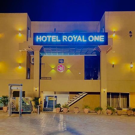 Hotel Royal One Multan Extérieur photo