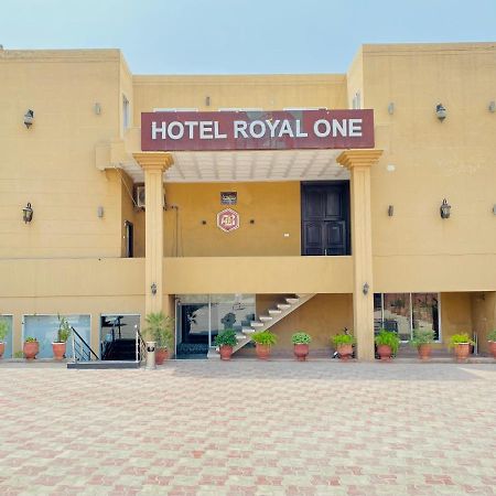 Hotel Royal One Multan Extérieur photo