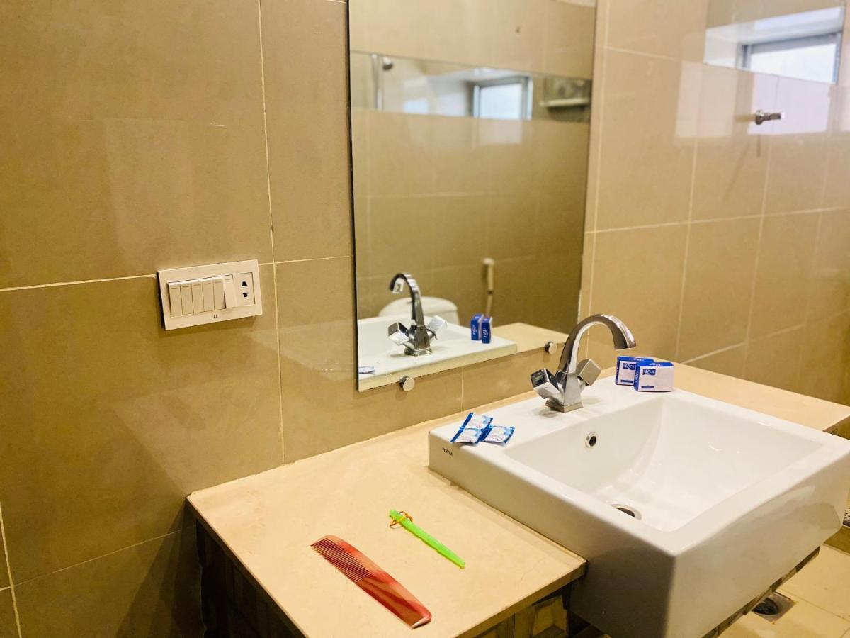Hotel Royal One Multan Extérieur photo