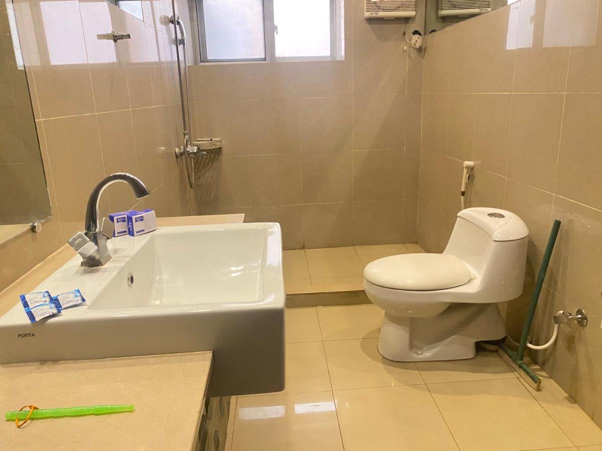 Hotel Royal One Multan Extérieur photo