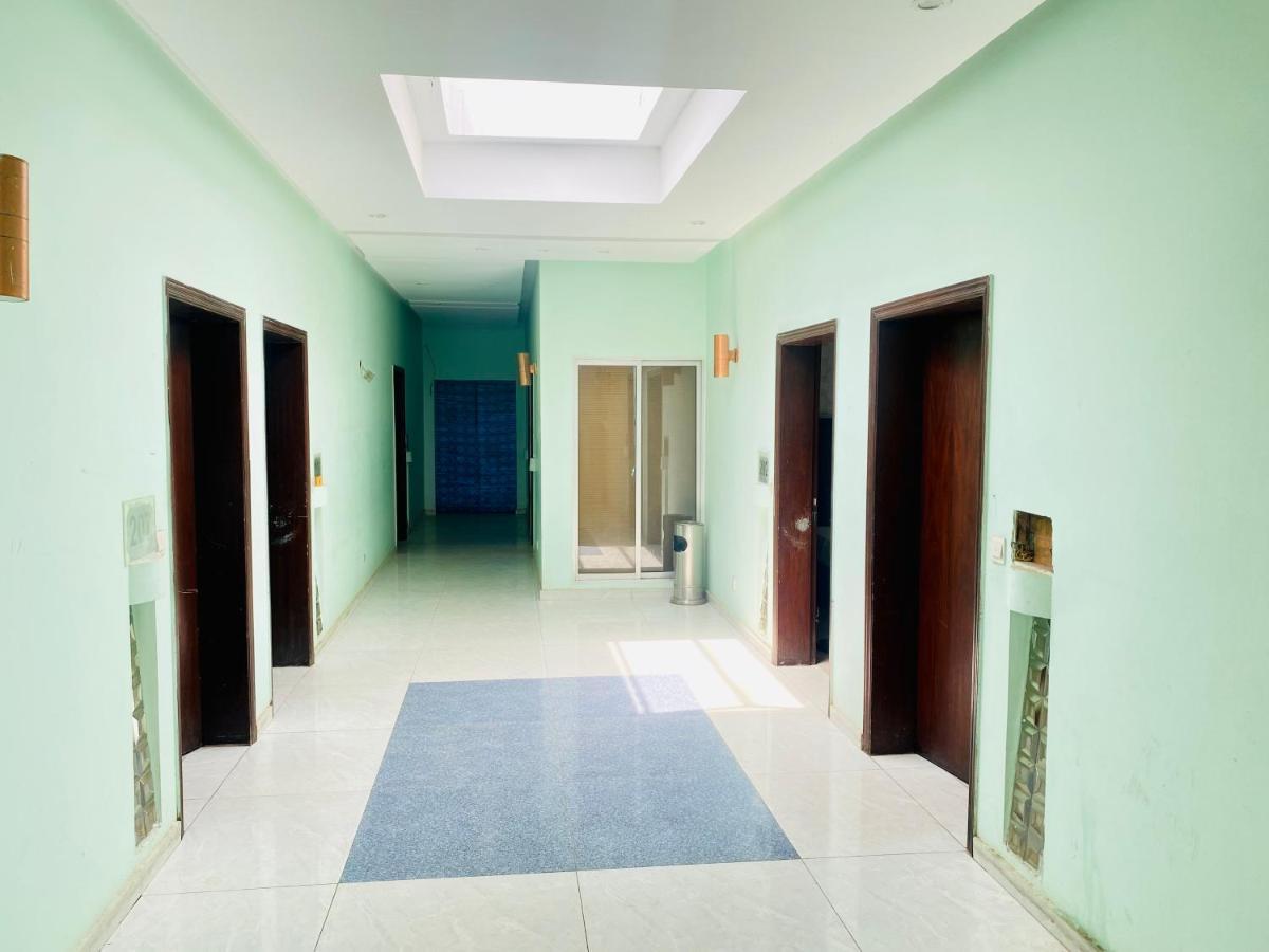 Hotel Royal One Multan Extérieur photo