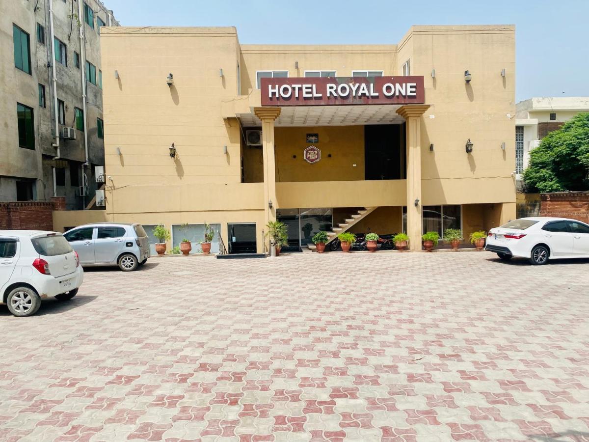 Hotel Royal One Multan Extérieur photo
