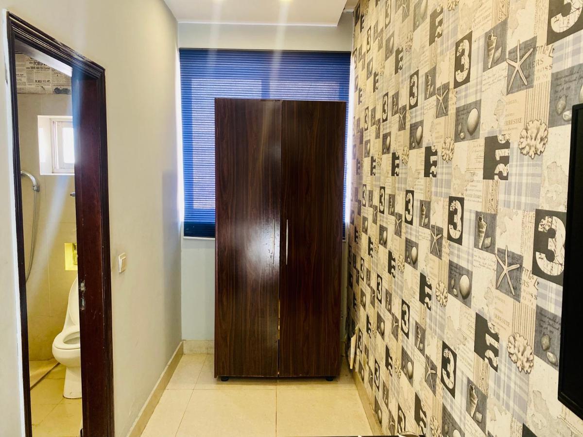 Hotel Royal One Multan Extérieur photo