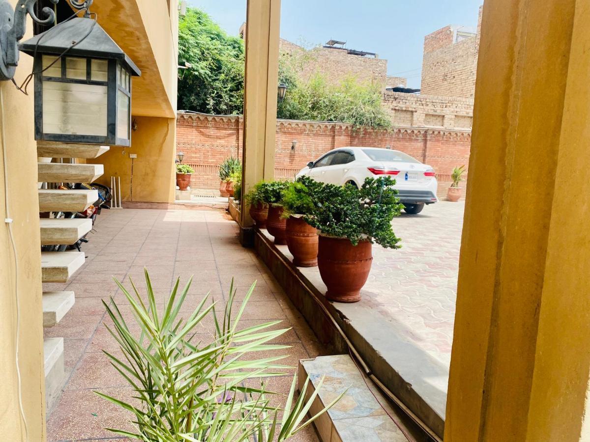 Hotel Royal One Multan Extérieur photo